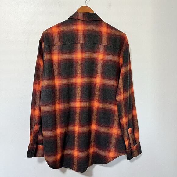 Old Navy Womens Swiftie Boyfriend Flannel Shirt Size LT Evermore Country Barn - Picture 2 of 7